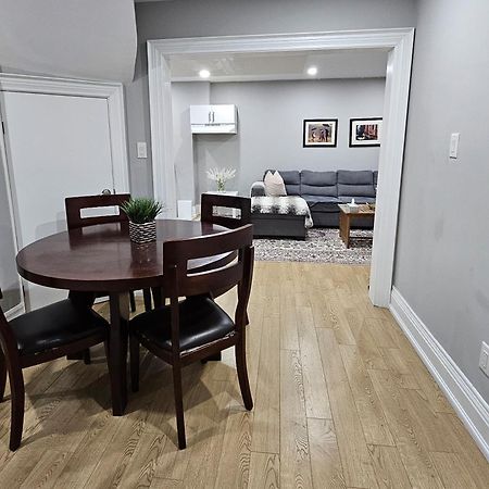 Basement Apartment In Luxury Beach House Торонто Экстерьер фото
